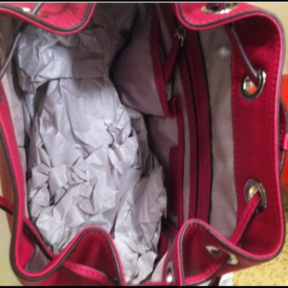 MICHAEL KORS.. BAG AND WALLET Like new condition! MOVING DRASTICALLY REDUCED.., - Picture 3 of 5